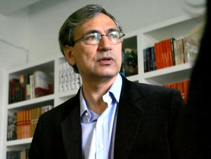 Orhan Pamuk bị đề nghị trả lại giải Nobel